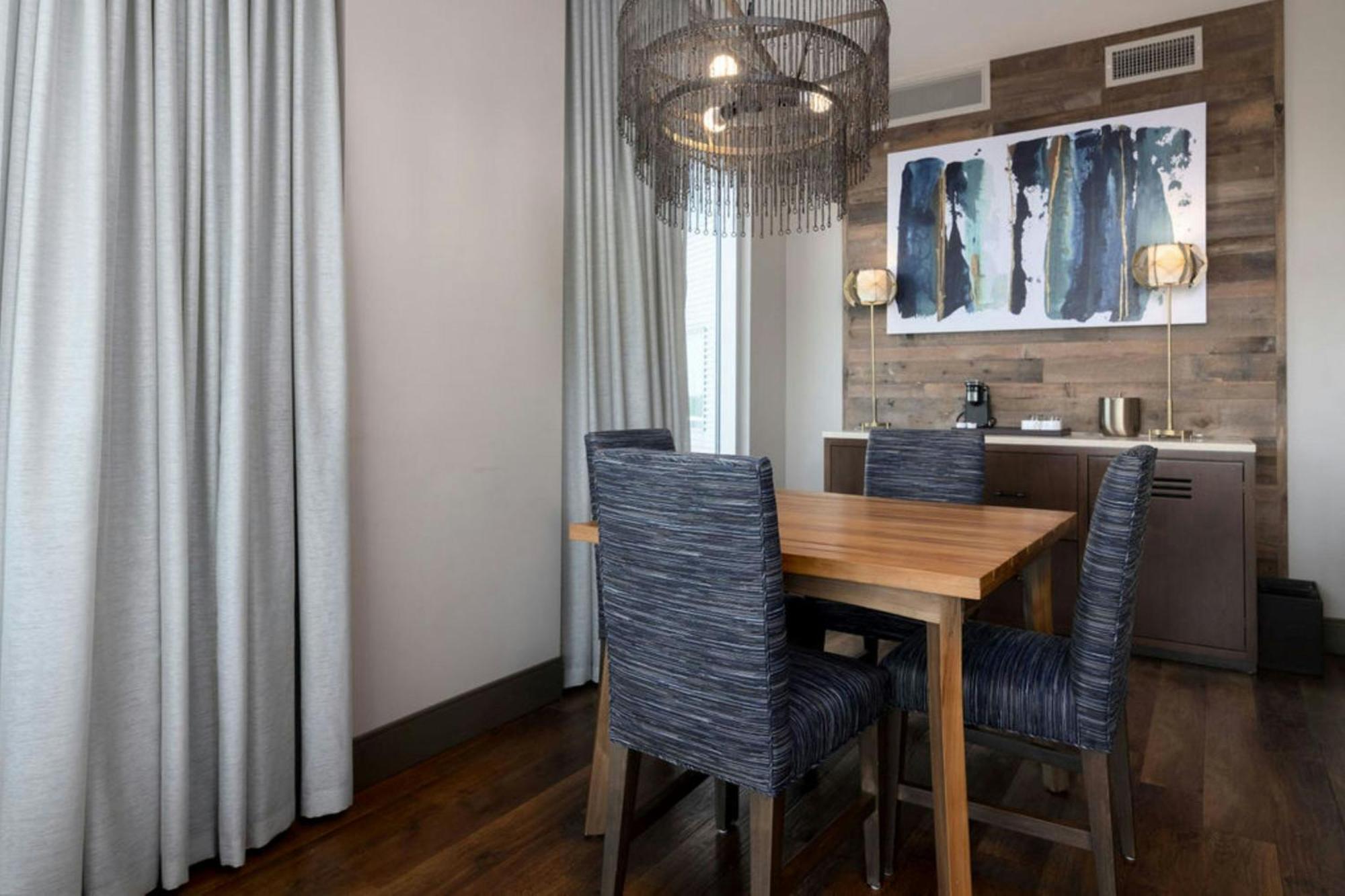 The Stella Hotel, Autograph Collection Hotel Bryan